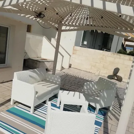 Alojamento de Acomodação e Pequeno-almoço Ginevra Otranto